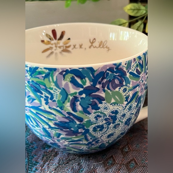 2 Lilly Pulitzer Coffee Mugs, Purple Lion w Blue Green Floral & Gold Handles - Picture 5 of 12